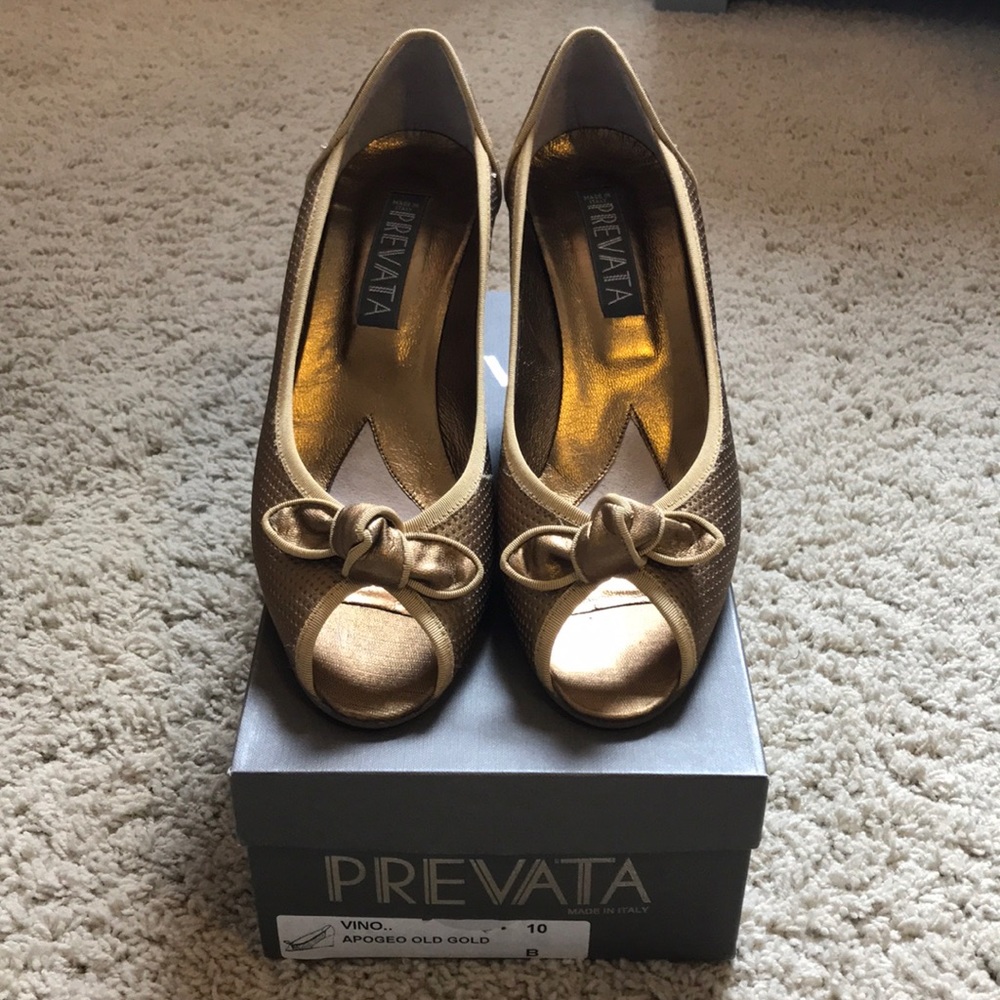PREVATA Gold Open-Toe Wedges
